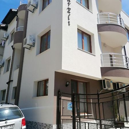 צרבו Villa Mareli מראה חיצוני תמונה