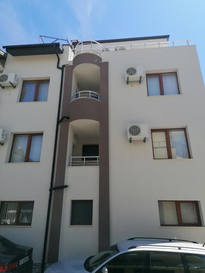 צרבו Villa Mareli מראה חיצוני תמונה