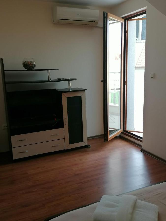 צרבו Villa Mareli מראה חיצוני תמונה