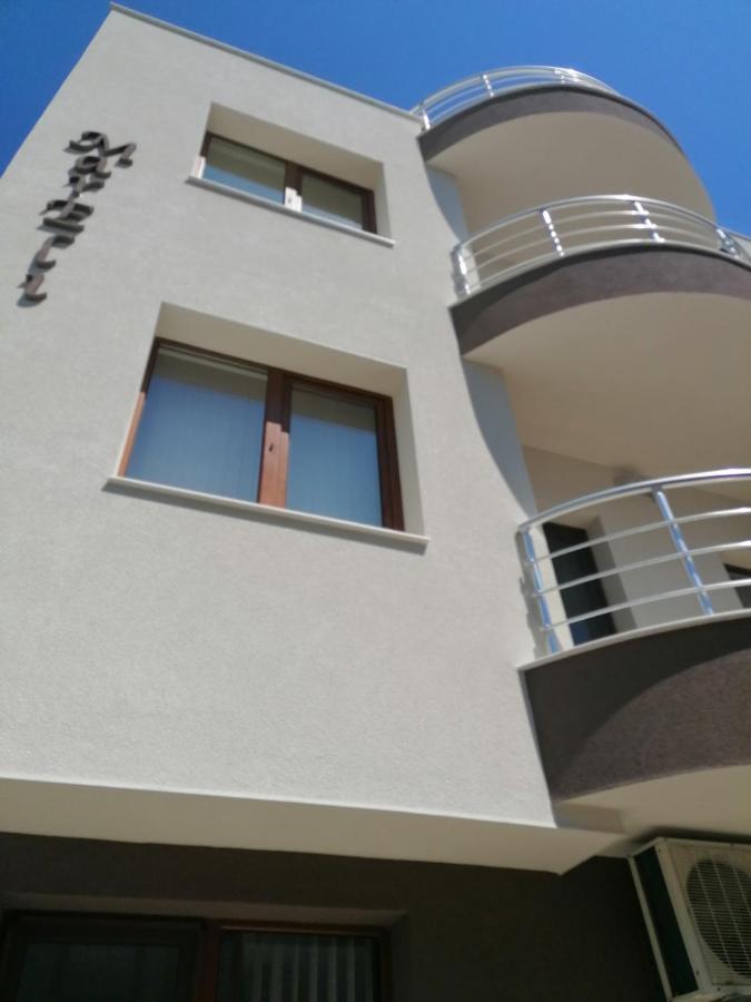 צרבו Villa Mareli מראה חיצוני תמונה