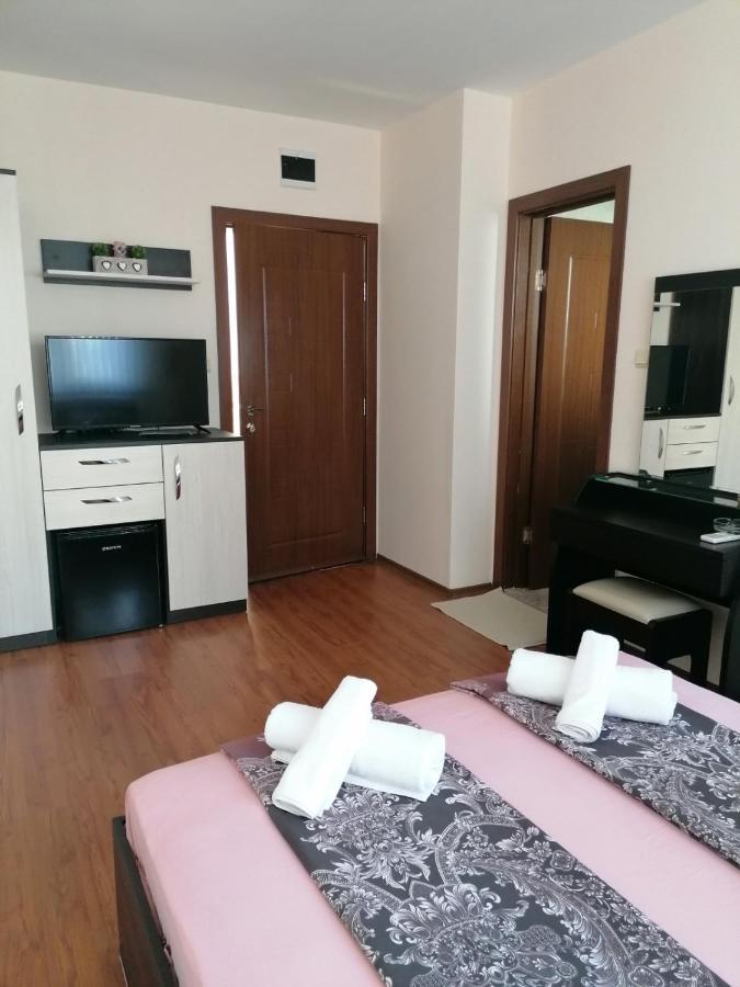צרבו Villa Mareli מראה חיצוני תמונה